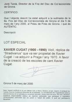 Фотоий: надувательство гитары и другие аппаратуры шнура REPLICA DE STRADIVARIUS - VIOLIN DE XAVIER CUGAT REPLICA DE STRADIVARIUS