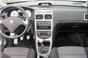Фотоий: надувательство автомобили PEUGEOT - 307 CC