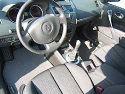 Фотоий: надувательство автомобили RENAULT - MEGANE 1.6 16V LUXE DYNAMIQUE