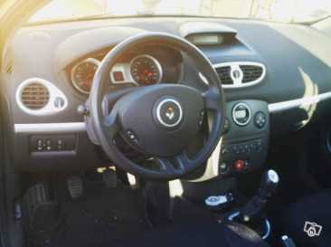 Фотоий: надувательство автомобили RENAULT - CLIO3