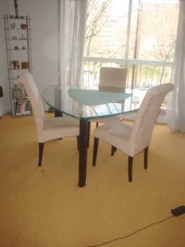 Фотоий: надувательство мебель CAP MAISON - TABLE EN BOIS ET VERRE + 3 CHAISES