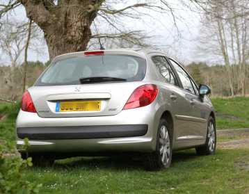 Фотоий: надувательство автомобили PEUGEOT - 207