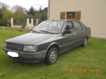 Фотоий: надувательство автомобили RENAULT - R21
