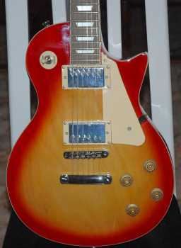 Фотоий: надувательство гитары и другие аппаратуры шнура ALBA - GIBSON LES PAUL STYLE