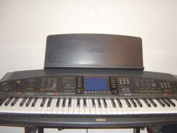Фотоий: надувательство рояли и synthetizers YAMAHA - YAMAHA PSR-8000