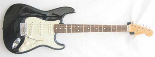 Фотоий: надувательство гитары и другие аппаратуры шнура FENDER - FENDER STRATOCASTER