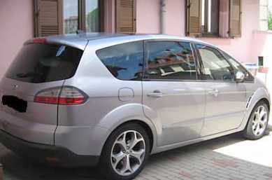 Фотоий: надувательство автомобили FORD - S MAX