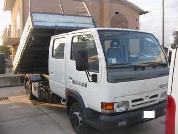 Фотоий: надувательство тележки и общие назначения NISSAN - NISSAN CABSTAR DOPPIA CABINA 6 POSTI