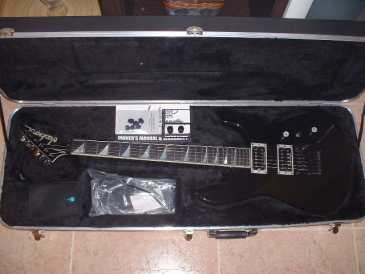 Фотоий: надувательство гитары и другие аппаратуры шнура GIBSON - JACKSON - GIBSON LP CUSTOM Y JACKSON U.S.A. SL2H