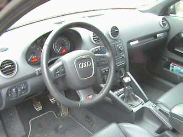 Фотоий: надувательство автомобили AUDI - S3
