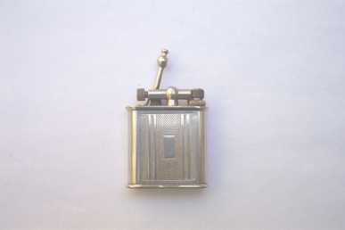 Фотоий: надувательство лихтеры BRIQUET FEUDOR