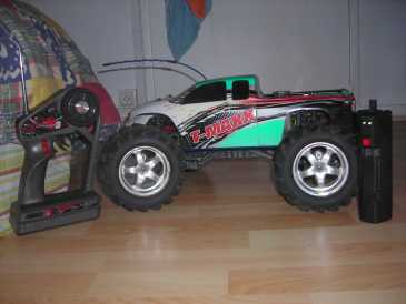 Фотоий: надувательство автомобили TRAXXAS - T-MAX