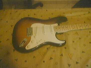 Фотоий: надувательство гитары и другие аппаратуры шнура SQUIER FENDER - AFFINITY