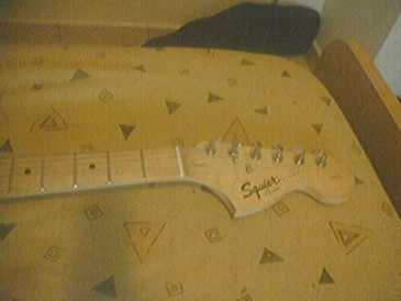 Фотоий: надувательство гитары и другие аппаратуры шнура SQUIER FENDER - AFFINITY