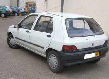 Фотоий: надувательство автомобили RENAULT - Clio