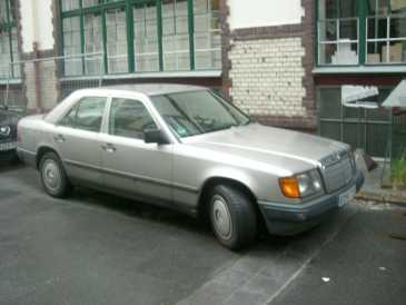 Фотоий: надувательство автомобили MERCEDES - 230