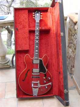 Фотоий: надувательство гитары и другие аппаратуры шнура GIBSON /COLECTION - ES 335TDC DE 1962
